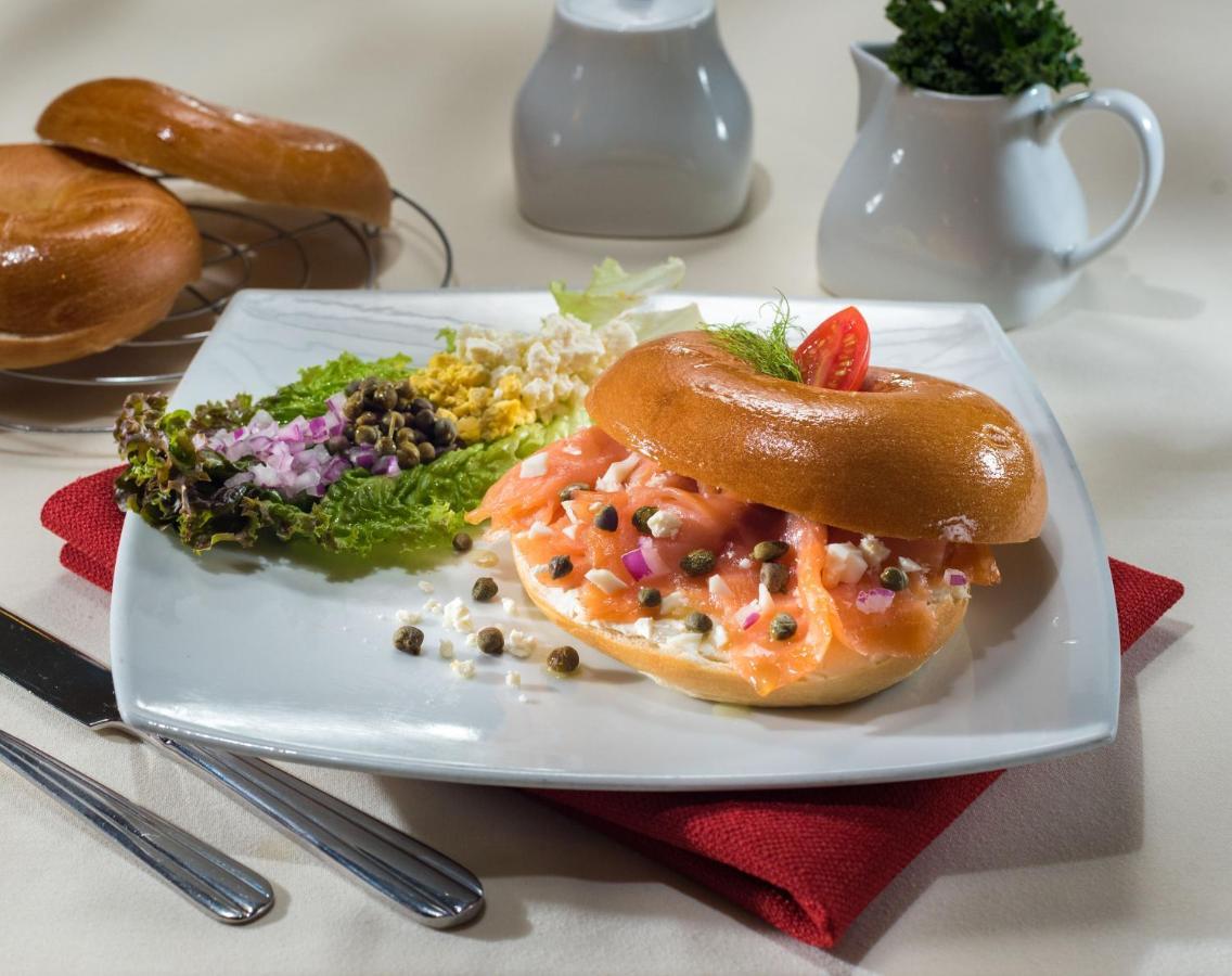 Safi Royal Luxury Metropolitan Otel San Pedro Garza Garcia Dış mekan fotoğraf Salmon bagel