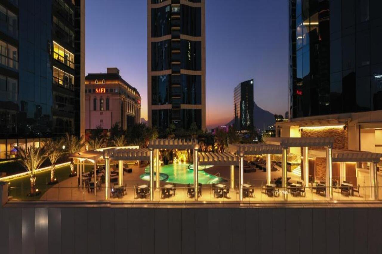 Safi Royal Luxury Metropolitan Otel San Pedro Garza Garcia Dış mekan fotoğraf The pool at the Ritz-Carlton, Mexico City