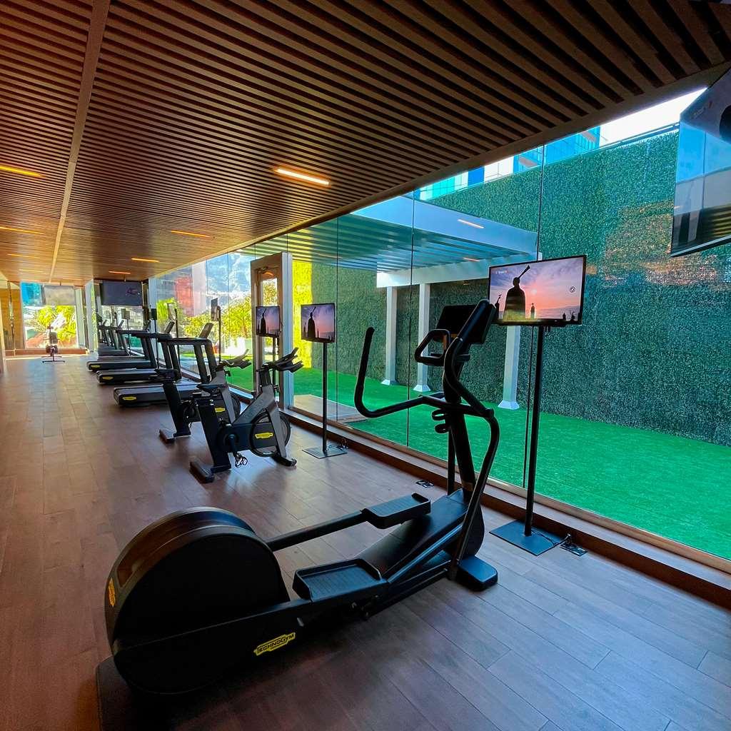 Safi Royal Luxury Metropolitan Otel San Pedro Garza Garcia Konforlar fotoğraf The gym at the hotel